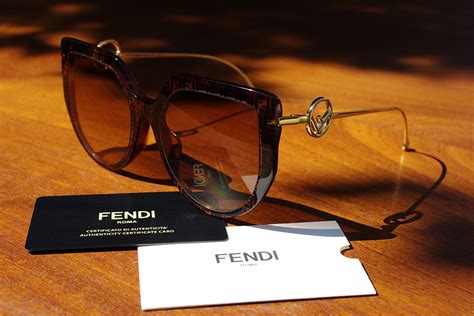 occhiali fendi falsi|Tips how to spot fake Fendi sunglasses .